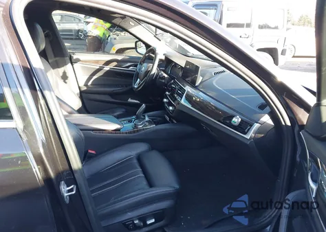 2018 BMW 530I xDrive z USA, uszkodzony, nr VIN WBAJA7C50JWA72526